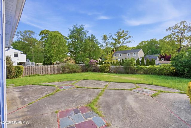 9 Camelot Court, Manalapan, NJ 07726