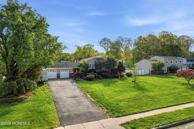 9 Camelot Court, Manalapan, NJ 07726
