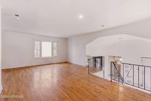 9 Camelot Court, Manalapan, NJ 07726