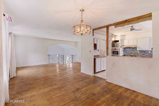 9 Camelot Court, Manalapan, NJ 07726