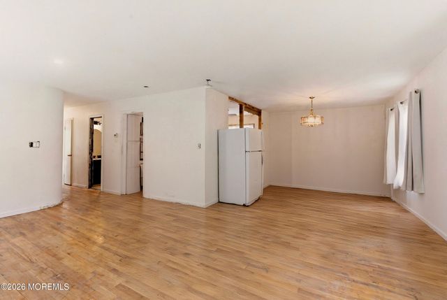 9 Camelot Court, Manalapan, NJ 07726