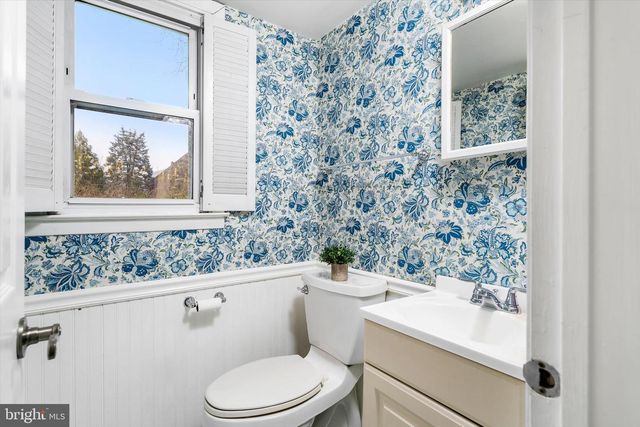 22 HOFFMAN DR, Hamilton, NJ 08690