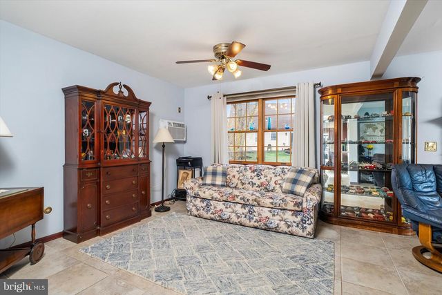 22 HOFFMAN DR, Hamilton, NJ 08690