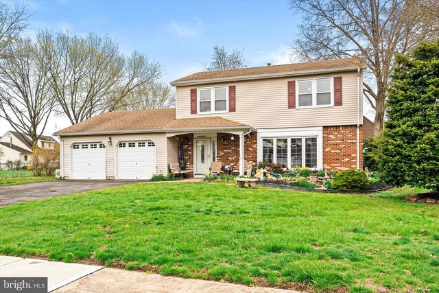 22 HOFFMAN DR, Hamilton, NJ 08690