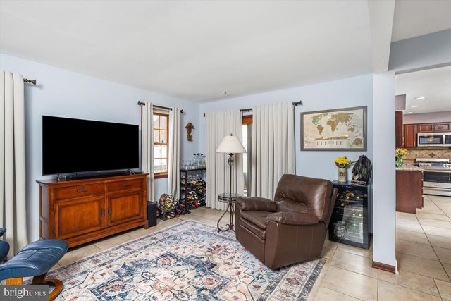 22 HOFFMAN DR, Hamilton, NJ 08690