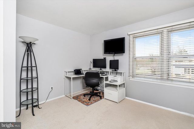 22 HOFFMAN DR, Hamilton, NJ 08690