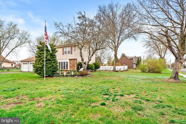 22 HOFFMAN DR, Hamilton, NJ 08690