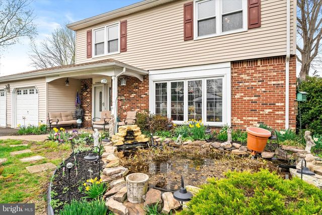 22 HOFFMAN DR, Hamilton, NJ 08690