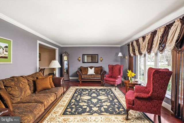 22 HOFFMAN DR, Hamilton, NJ 08690