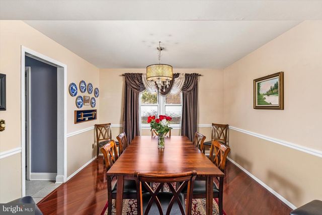 22 HOFFMAN DR, Hamilton, NJ 08690