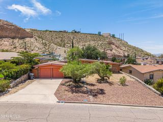 220 MOONGLOW Drive, El Paso, TX 79912