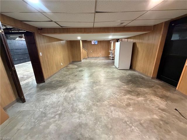 2313 N Glenn Avenue, Winston-salem, NC 27105