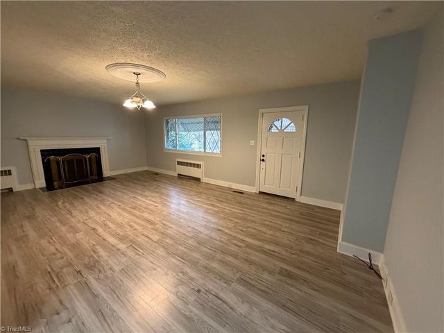 2313 N Glenn Avenue, Winston-salem, NC 27105