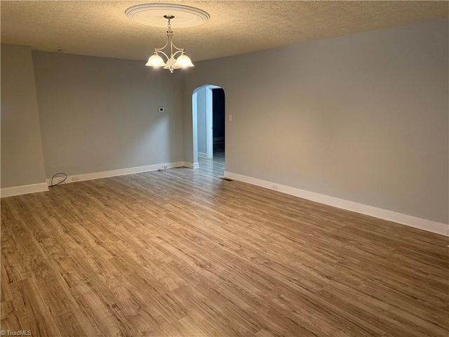 2313 N Glenn Avenue, Winston-salem, NC 27105
