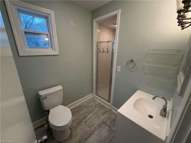 2313 N Glenn Avenue, Winston-salem, NC 27105