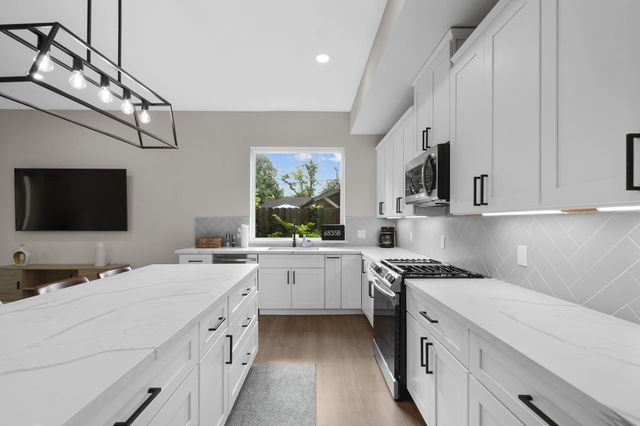 6835 Weston Street AB, Houston, TX 77021
