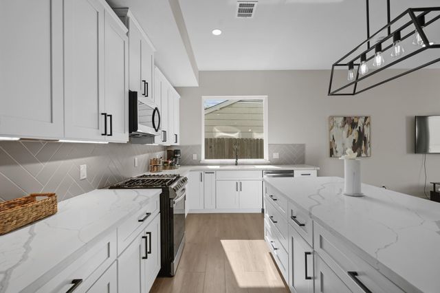 6835 Weston Street AB, Houston, TX 77021