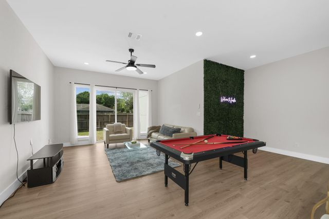6835 Weston Street AB, Houston, TX 77021