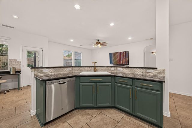 946 Maresca Lane, League City, TX 77573