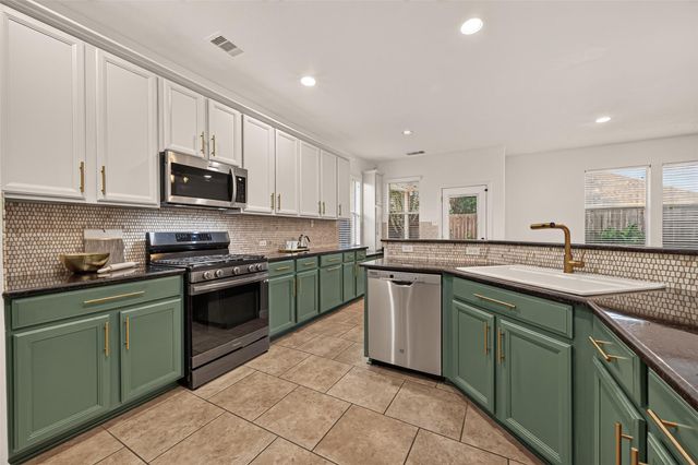 946 Maresca Lane, League City, TX 77573