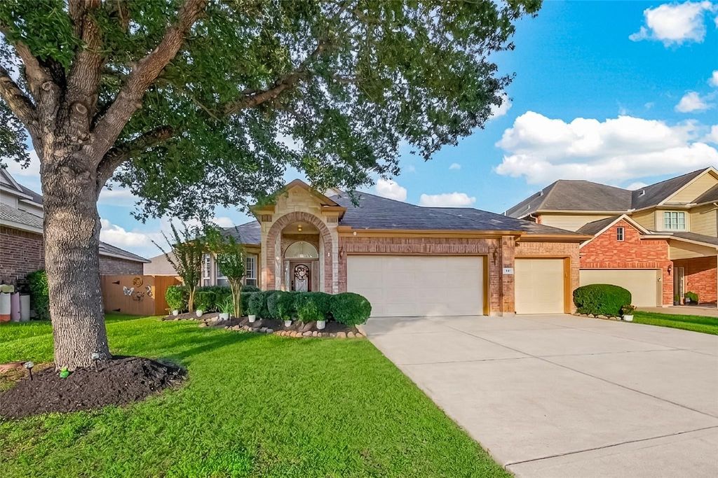 946 Maresca Lane, League City, TX 77573
