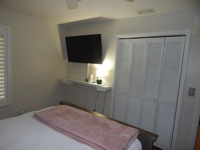 121 Granada Street, Royal Palm Beach, FL 33411