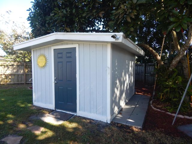 121 Granada Street, Royal Palm Beach, FL 33411