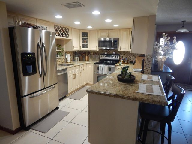 121 Granada Street, Royal Palm Beach, FL 33411