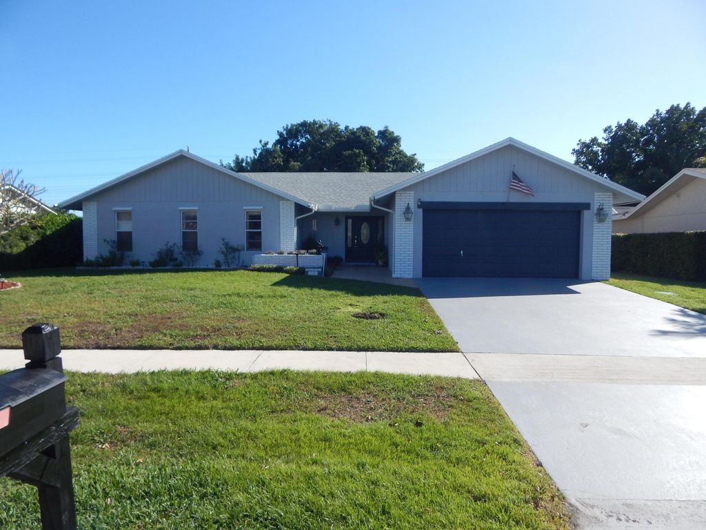 121 Granada Street, Royal Palm Beach, FL 33411