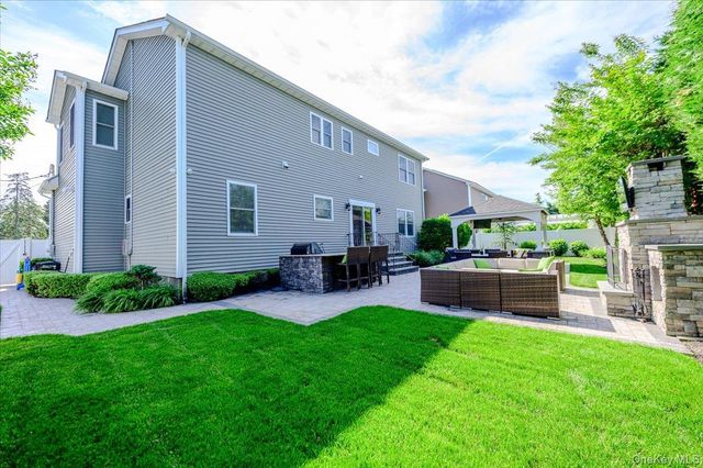 7 Highwater Avenue, Massapequa, NY 11758