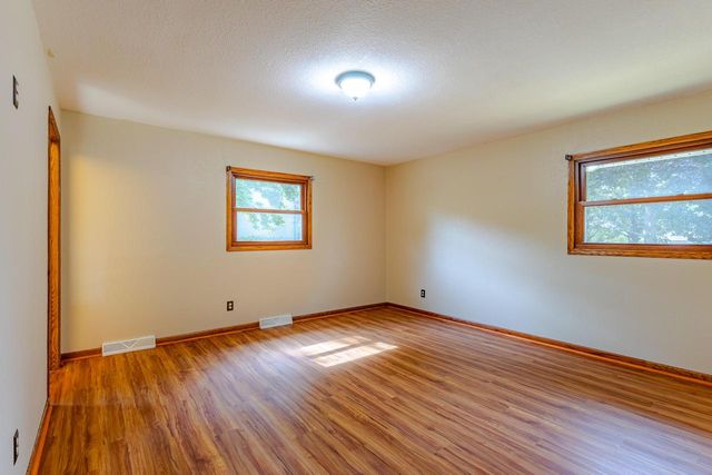 21295 W Winston COURT, New Berlin, WI 53146