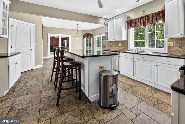 822 E HARLEQUIN DR, Galloway, NJ 08205