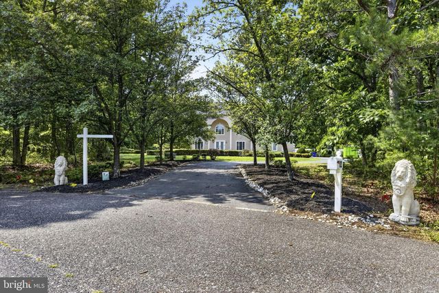 822 E HARLEQUIN DR, Galloway, NJ 08205