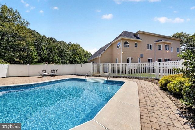 822 E HARLEQUIN DR, Galloway, NJ 08205