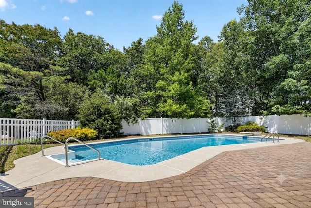 822 E HARLEQUIN DR, Galloway, NJ 08205