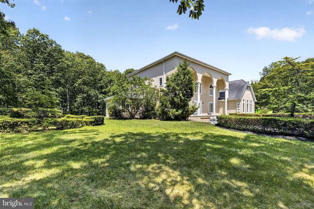 822 E HARLEQUIN DR, Galloway, NJ 08205