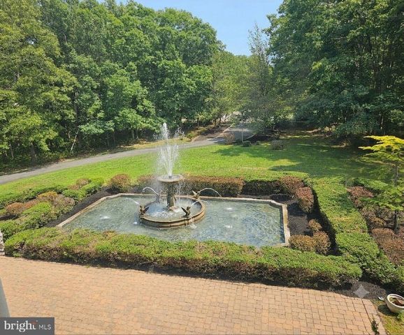 822 E HARLEQUIN DR, Galloway, NJ 08205