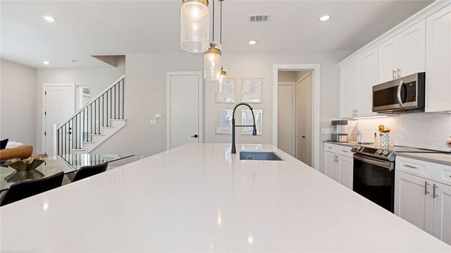 269 Estates Circle, College Station, TX 77840