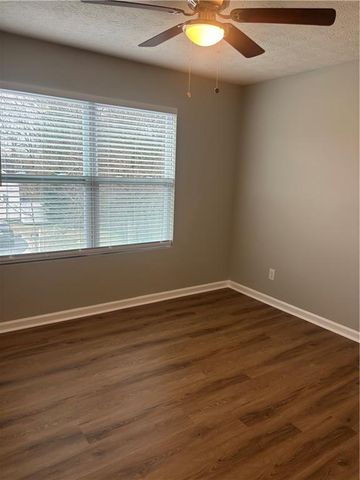 7000 Valley Forge Drive, Flowery Branch, GA 30542