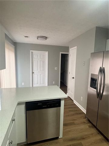 7000 Valley Forge Drive, Flowery Branch, GA 30542