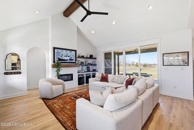 125 Jacks Ct, Fisherville, KY 40023