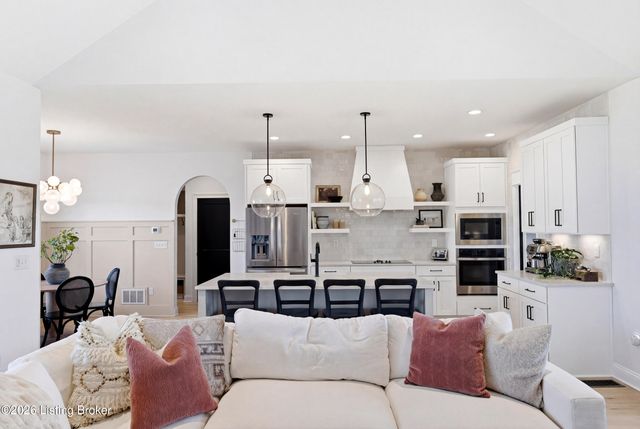 125 Jacks Ct, Fisherville, KY 40023