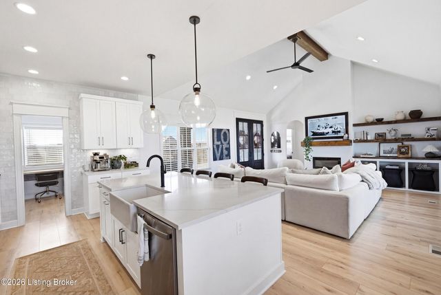 125 Jacks Ct, Fisherville, KY 40023