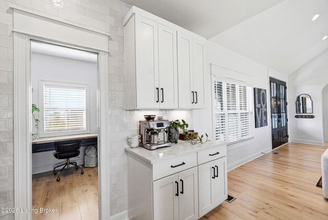 125 Jacks Ct, Fisherville, KY 40023