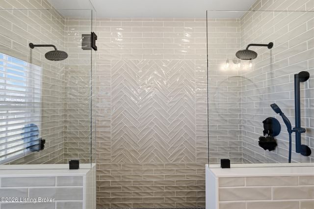 125 Jacks Ct, Fisherville, KY 40023