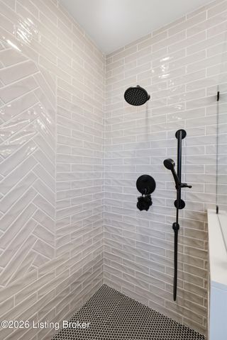 125 Jacks Ct, Fisherville, KY 40023