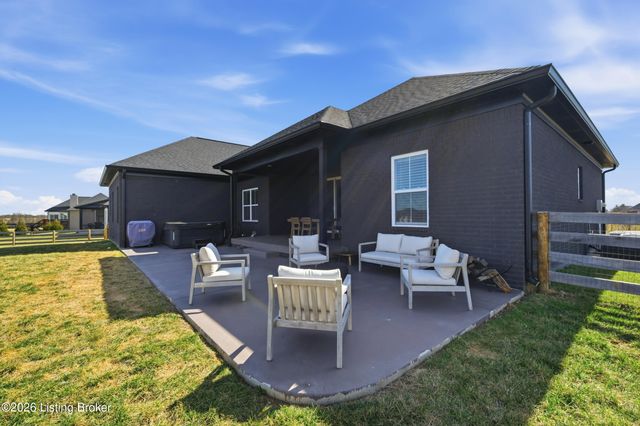 125 Jacks Ct, Fisherville, KY 40023