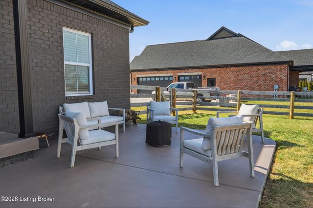 125 Jacks Ct, Fisherville, KY 40023