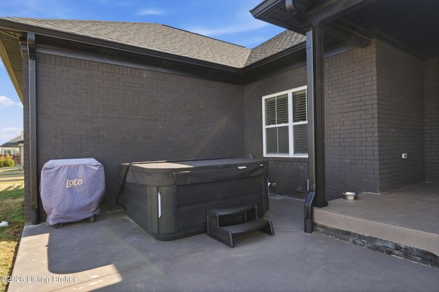 125 Jacks Ct, Fisherville, KY 40023