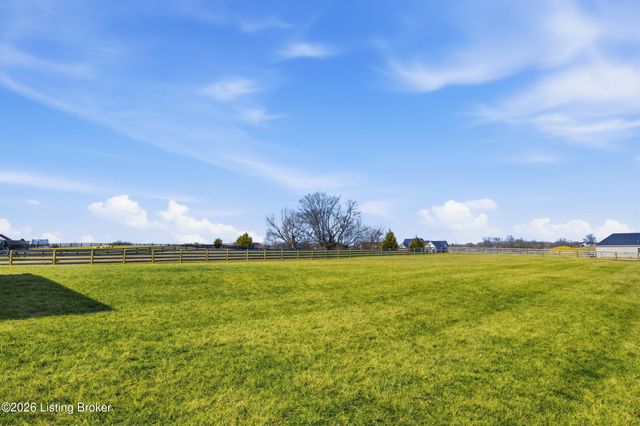 125 Jacks Ct, Fisherville, KY 40023